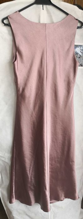 Сатенена официална рокля