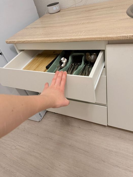 Продам кухню в отличном состоянии .