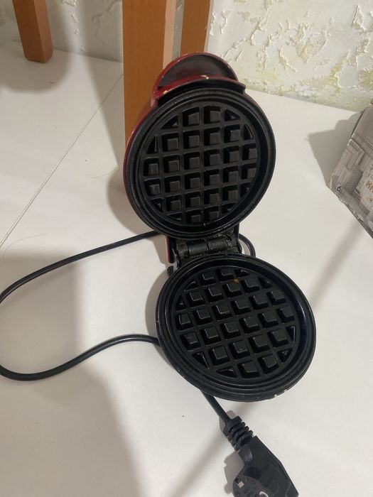 Вафельница маленькая