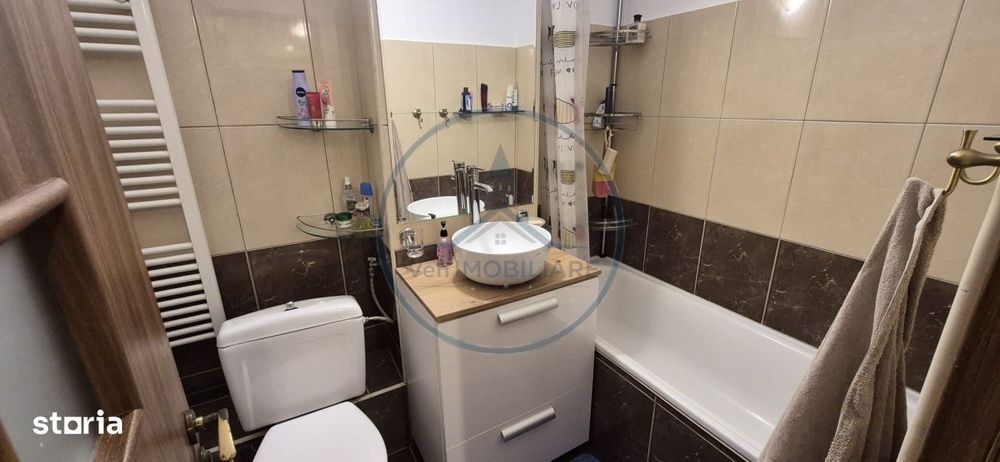 Apartament 2 camere , decomandat, et. 3, strada  Andrei Muresanu