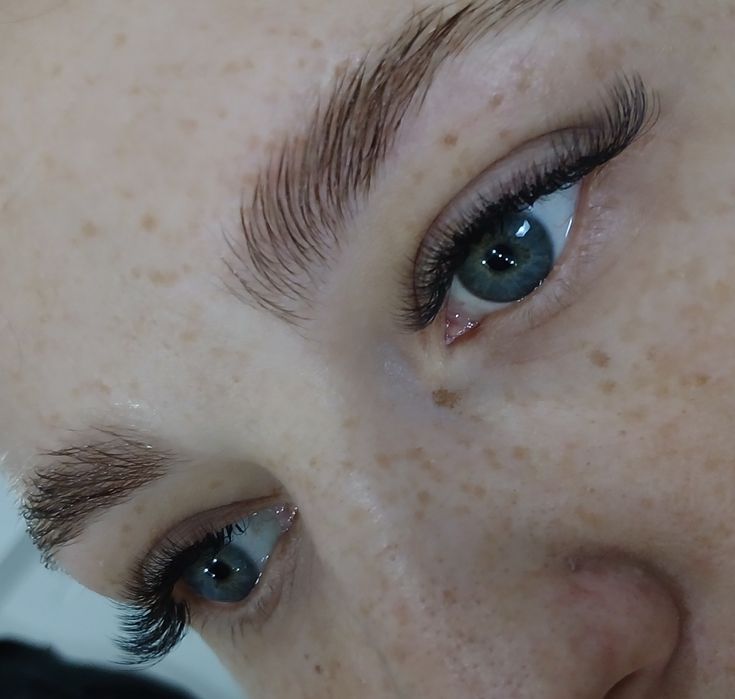 Наращивание ресниц