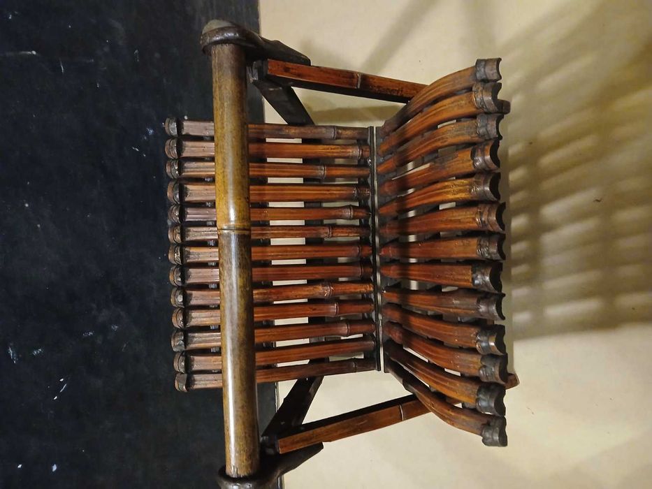 Винтидж стойка,етажерка от бамбук за вестници и списания.