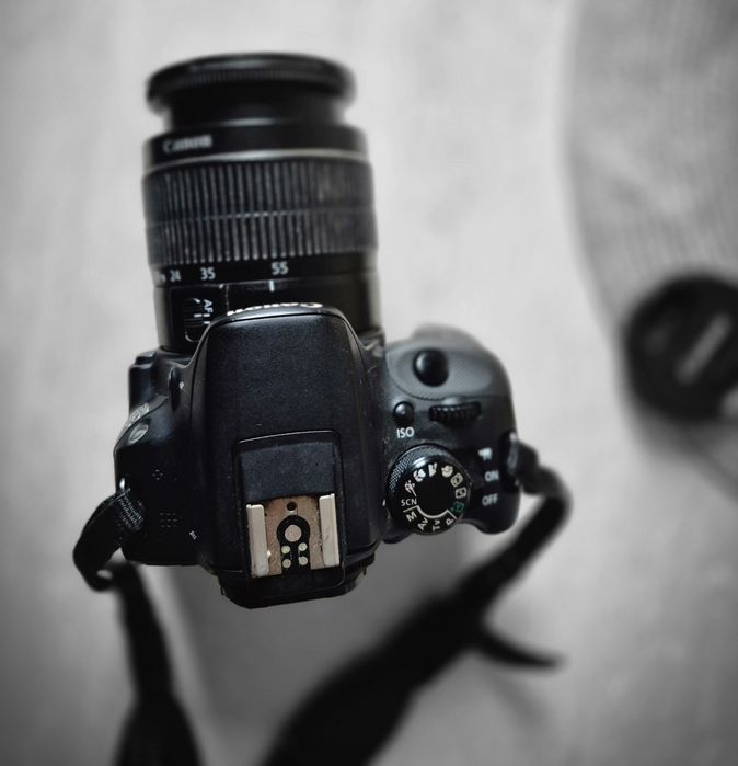 Camera  foto Canon EOS 100 D