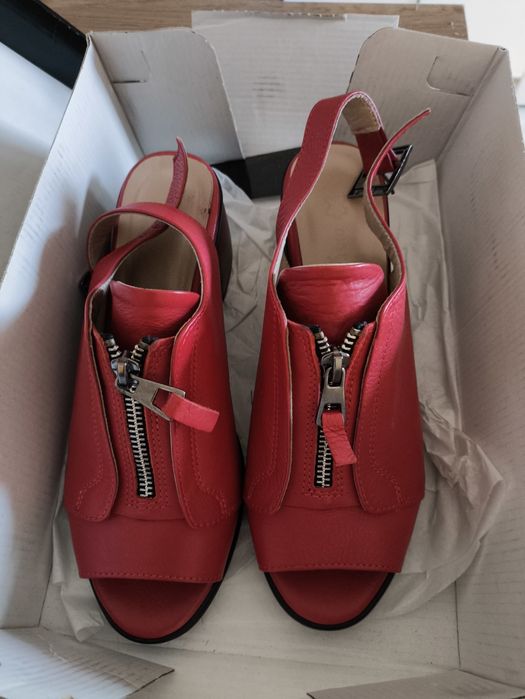 Нови обувки естествена кожа 37 размер