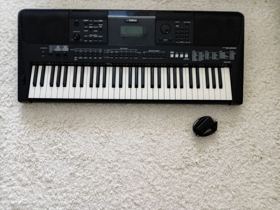 Orgă Yamaha PSR-E453
