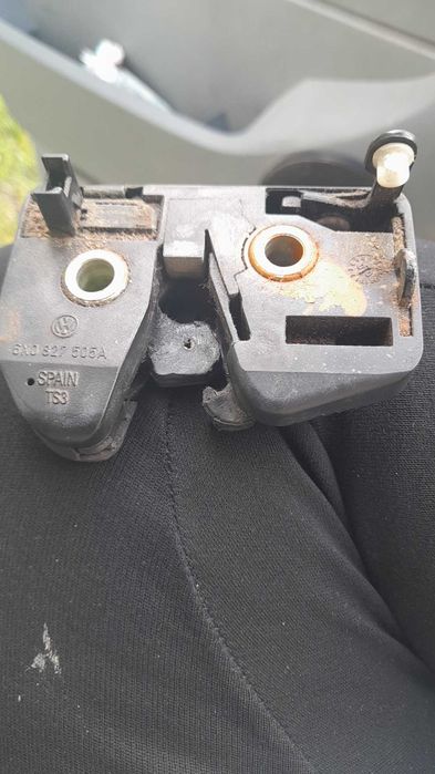 Брава за багажник на WV polo