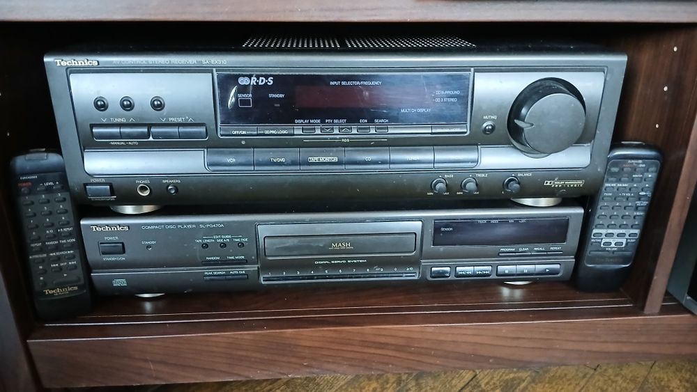 Тунер с усилвател и CD player