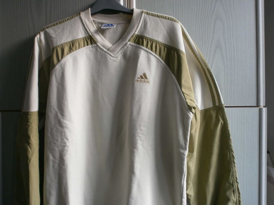 Нова черна спортна ватирана блуза с качулка-16лв