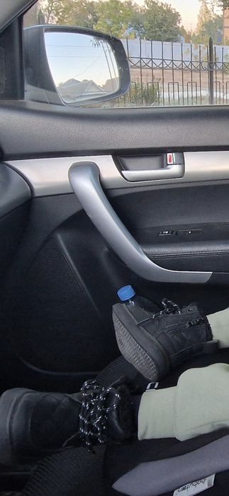 Продам детские ботинки