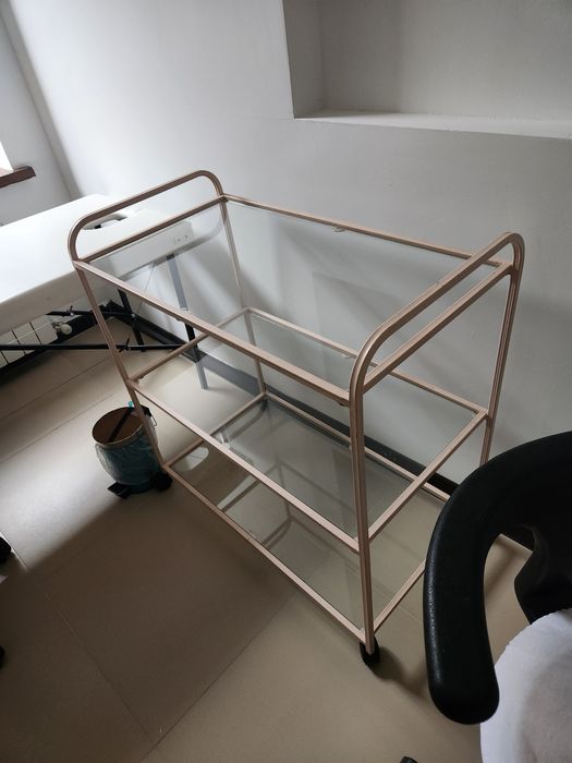 Продаём медицинские столики-помощники