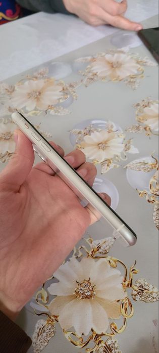 Iphone 11 idyal holatda 85% yomkus 128 pamyat