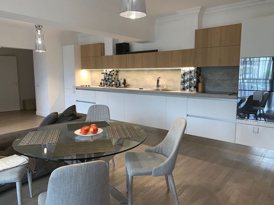 Дава се под наем Тристаен апартамент в к.к. Златни пясъци - 160 кв.м за 299241.99 € - Снимка #4