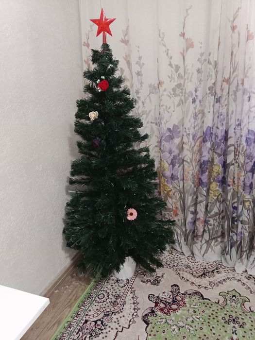 Продам Ёлка срочно