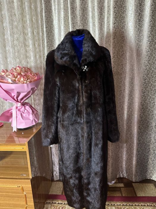 Натуральная норковая шуба  .Полностью цельный