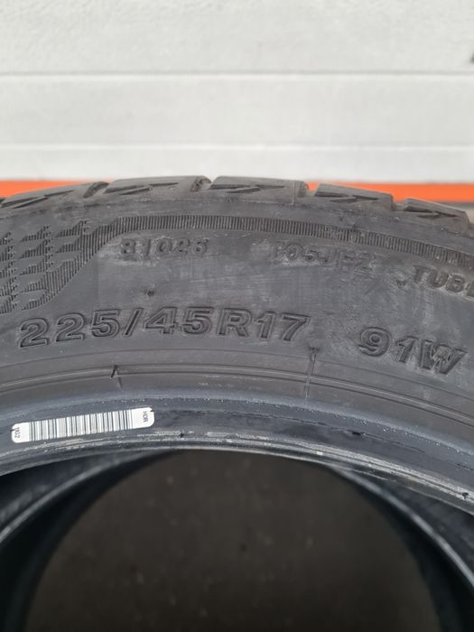 Летни гуми 2 броя BRIDGESTONE Turanza T005 225 45 R17 дот 5023