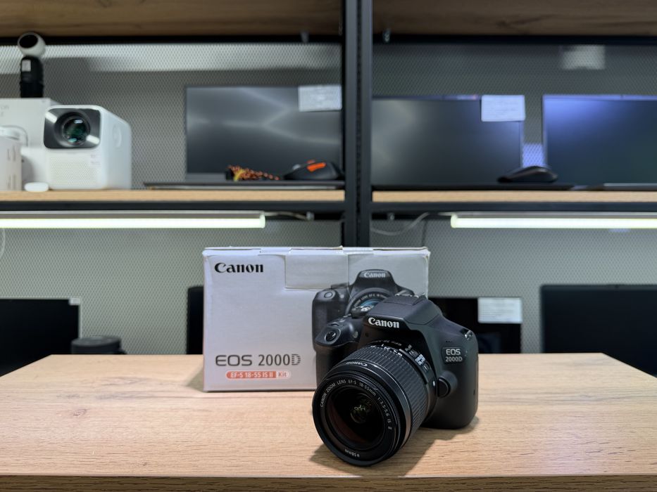 Фотоаппарат Canon EOS 2000D, 18-55 mm,новый, полный комплект, 2275/А10