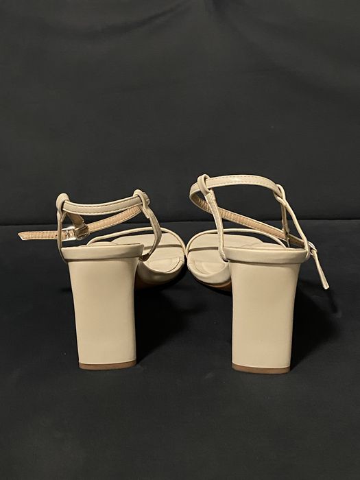 Босоножки (туфли)