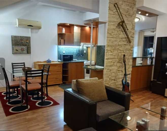 3-стаен 139 м2, Лятно кино Тракия