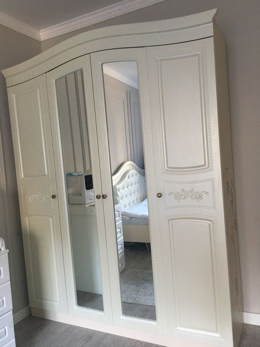 Продам спальный гарнитур