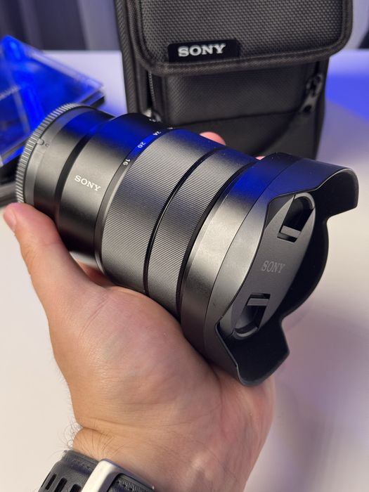 Sony FE 16-35mm F4 ZA OSS Zeiss