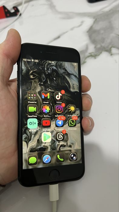 Iphone SE2020 на 128 гб