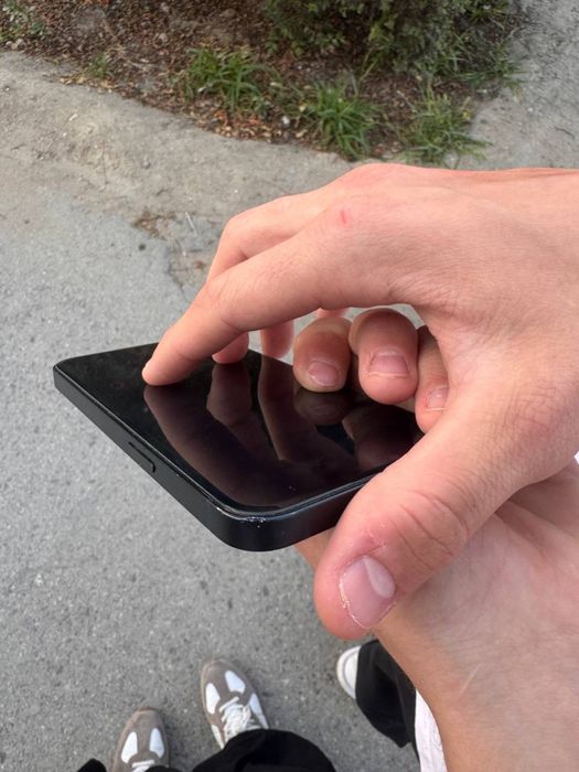 Продам iphone 13