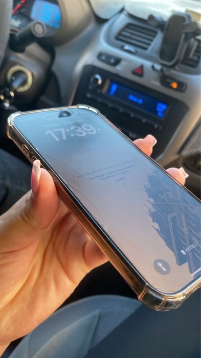 Продам айфон 16про