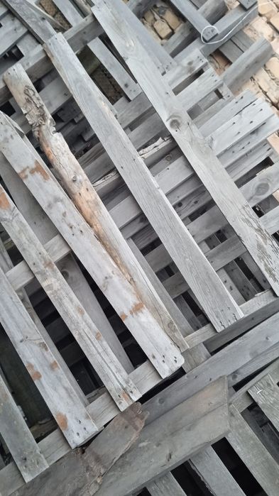 Доски и паллеты на дрова