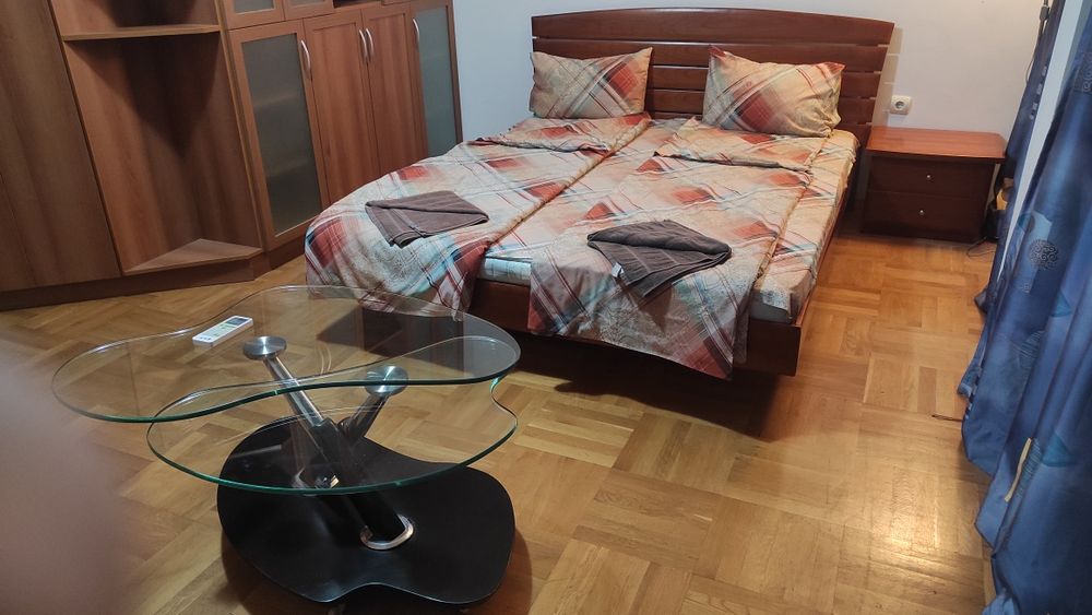 Наемане на многостаен апартамент с парко място , топ локация