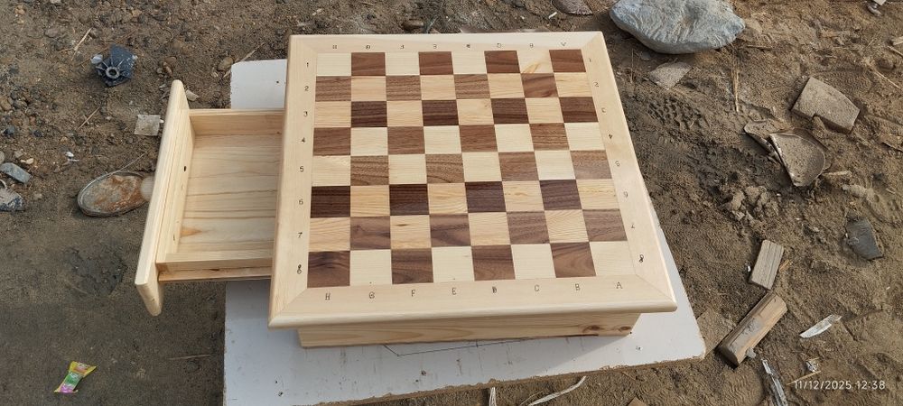 Shaxmat donalari yogʻochdan yogʻoch qoshiqlar