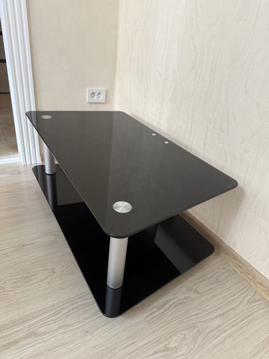 Стекланная подставка под телевизор