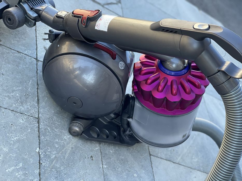 Прахосмукачка Dyson DC 33C