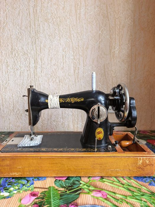 Продам швейную машинку рабочая