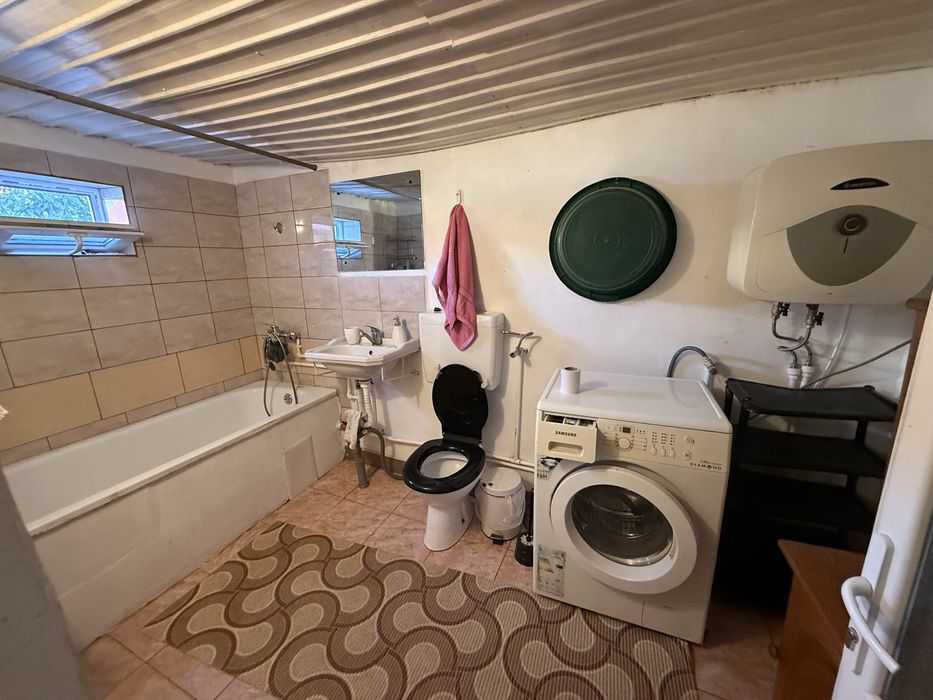 Casa de vânzare din cărămidă