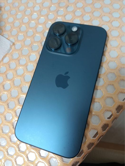 Продам айфон 15 про