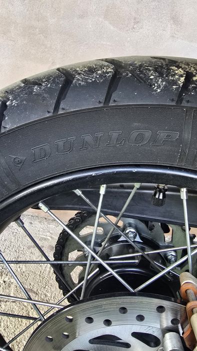 Vând cauciucuri moto Dunlop