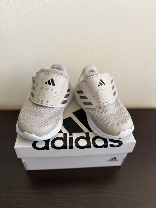 Много запазени оригинални маратонки