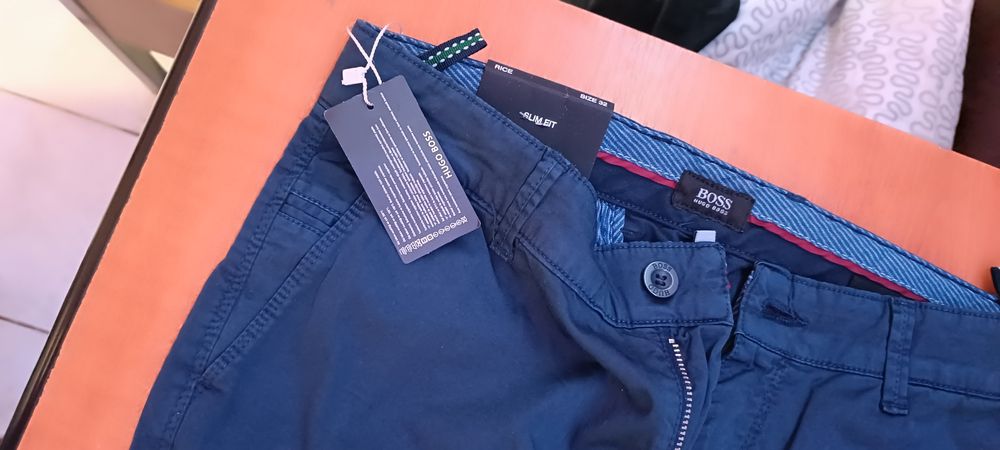 Pantaloni Hugo Boss mărimea 32 noi