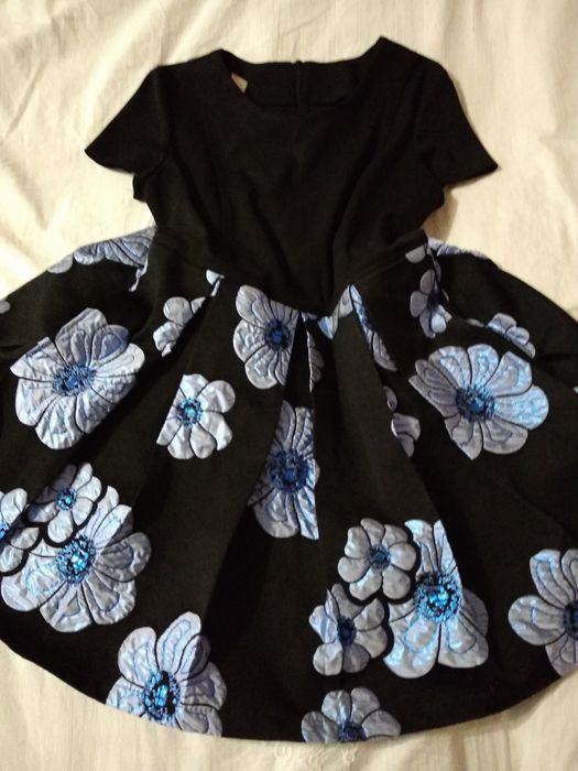 Продам платье  для девушки