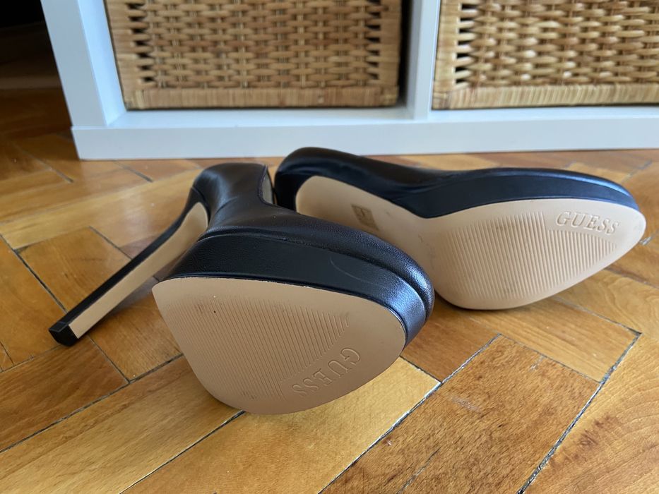 Guess обувки 40н