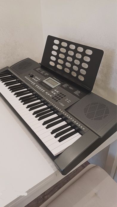 Синтезатор продам