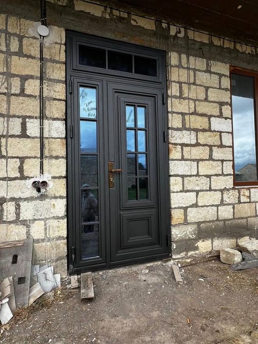 Железные входная дверь