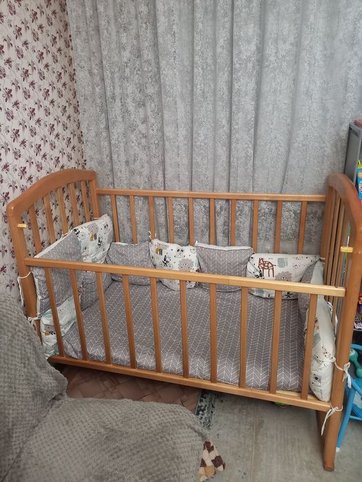 Продаётся детская кроватка