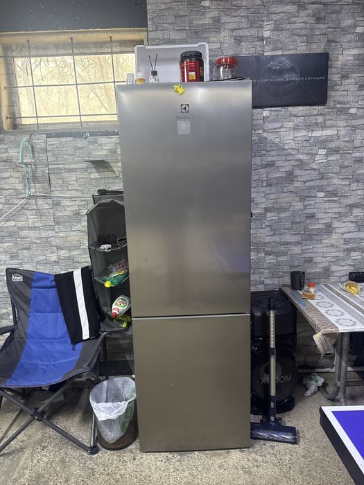 Холодильник в хорошем состояний