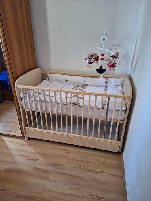 Patut copil cu balansoar ,sertar si saltea cocos.