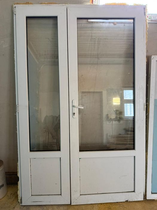 Продам пластик двери. Хорошему состоянию. Двух дверь можно магазином