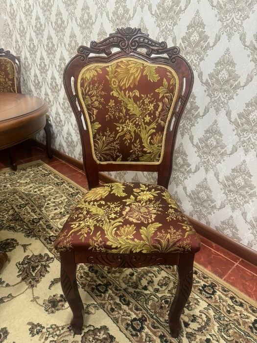 Продам стол со стульями