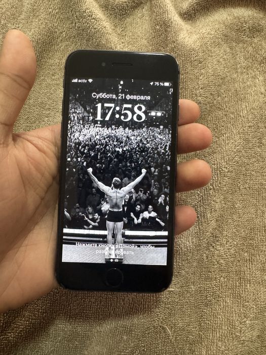 Айфон 8 64 гб все работает