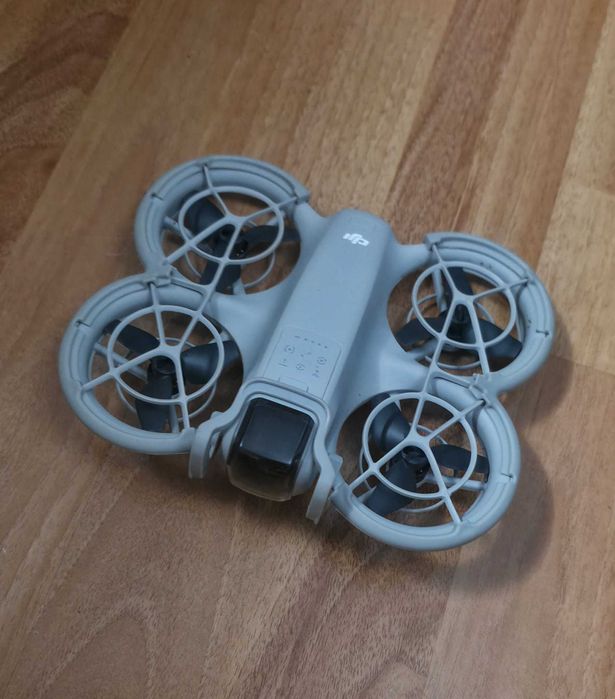 Drona DJI Neo Motion Fly More Combo – Ochelari + Controller Motion + 3 baterii +Geanta DJI