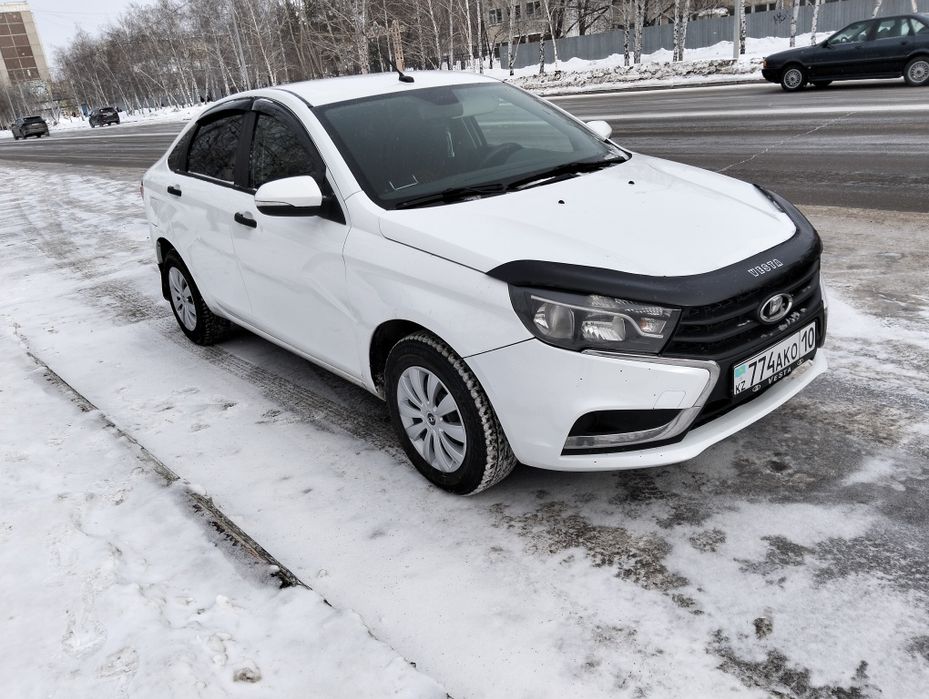 Продам Весту в хорошем состоянии